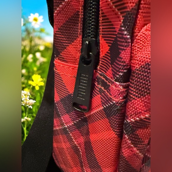 PUMA Plaid “Festival” Crossbody Travel Bag w/ Adjustable Strap 9”x 6.5”x 3” EUC - Picture 5 of 14